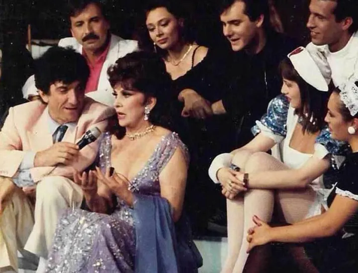 Gina Lollobrigida con Gigi Proietti al Teatro Verdi nel 1988