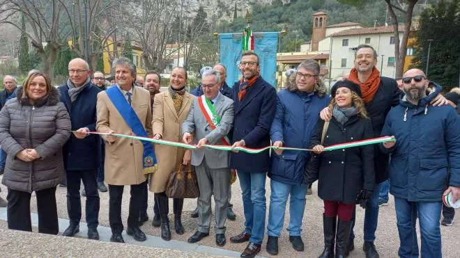 Il taglio del nastro del nuovo Parco dei Pini nel comune di San Giuliano