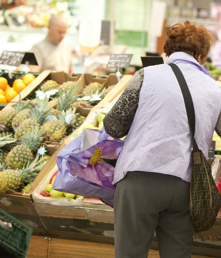 Le famiglie pistoiesi stanno facendo i conti con i rincari anche al supermercato