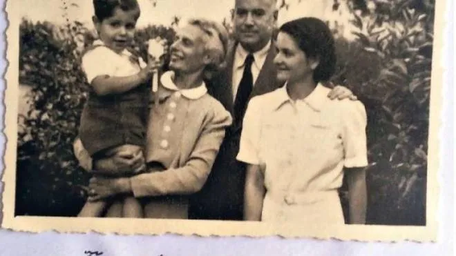 Un’immagine dell’epoca della famiglia Weiss-Manni-Ballio