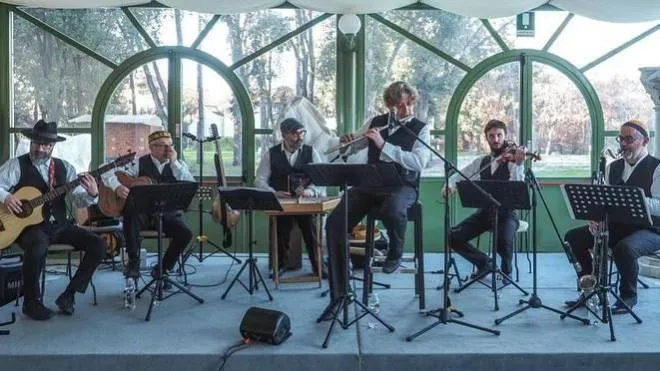 Il concerto di Enrico Fink e l’Orchestra Multietnica di Arezzo nel Giorno della Memoria