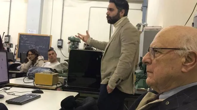 I dottori Massimo Paggi e Matteo Ricci durante un incontro con gli studenti