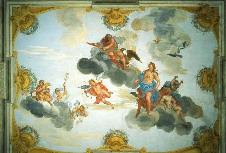 Fra gli affreschi sottoposti a manutenzione c’è Amore e Psiche, opera che si trova al primo piano dello splendido palazzo di San Quirico d’Orcia