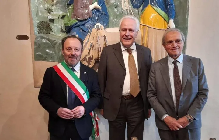 Il presidente Eugenio Giani fra Claudio Marcelli e Albano Bragagni
