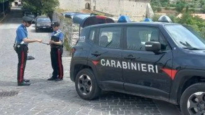 I carabinieri di Gualdo Tadino sono risaliti all’identità della donna grazie al controllo dei carrozzieri del territorio
