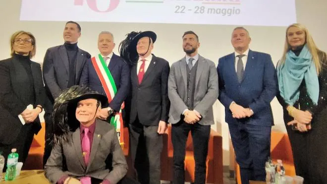 La presentazione del 70° raduno nazionale dei bersaglieri, sotto il sindaco Pierluigi Peracchini e il generale Nunzio Paolucci