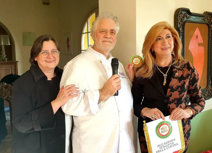 Gianni D’Amato con la moglie Fulvia e Marinella Curre Caporuscio