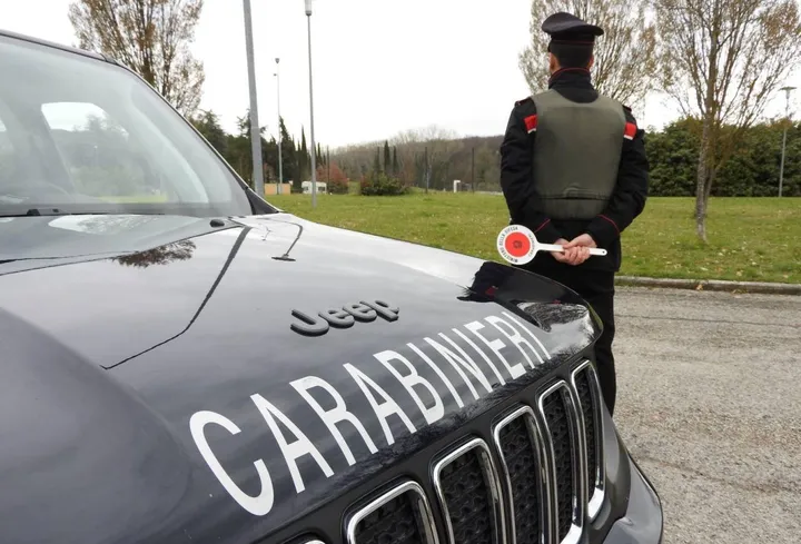 La pattuglia dei carabinieri era più volte intervenuta dopo le richieste avanzate sia da parte del titolare dell’esercizio pubblico che degli avventori del bar