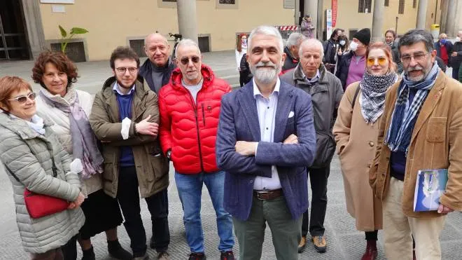 Il consigliere Francesco Branchetti (al centro) durante la campagna elettorale