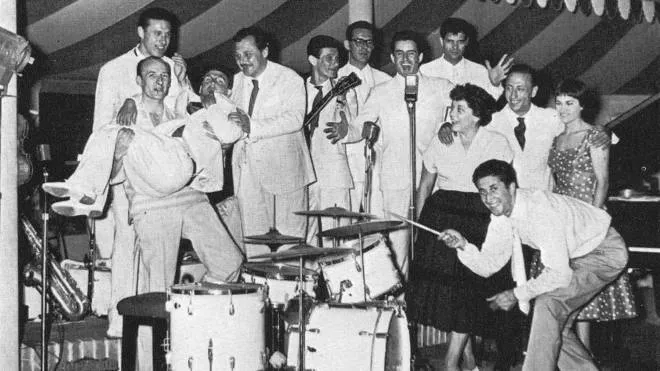 foto umicini  riproduzioni- bernardini e la bussola 1956  l'orchestra di renato carosone