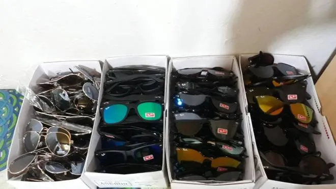 Alcuni degli occhiali contraffatti