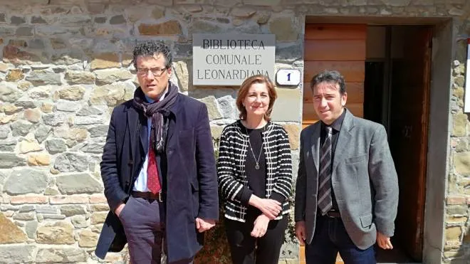 Il sindaco Giuseppe Torchia con Roberta Barsanti e Paolo Santini