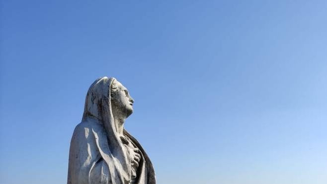 Particolare di una statua della cattedrale di Prato (foto omaggio)