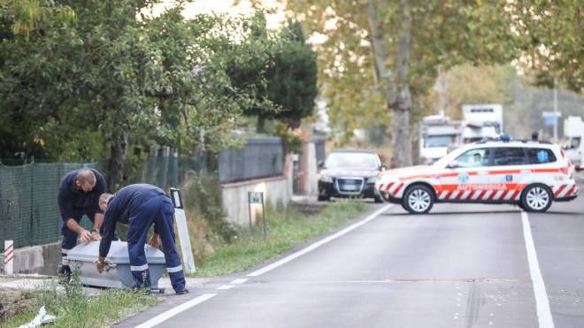 Ragazza trovata morta in strada fra Castelfiorentino e Certaldo (foto Tommaso Gasperini/Germogli)