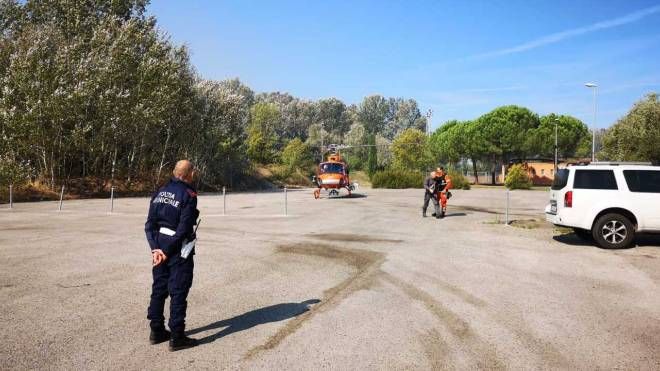 Incendio Monte Serra (Pisa).  Il  grande lavoro dei vigili del fuoco e dei volontari (Valtriani)