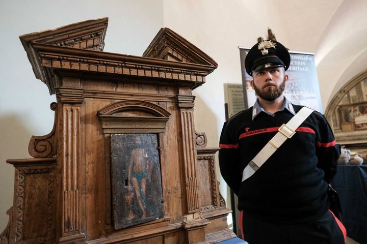 I carabinieri del nucleo tutela patrimonio culturale (foto Giuseppe Cabras/New Press Photo)