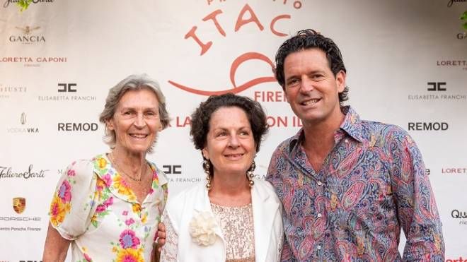 Gughi Orlando, fondatrice di Progetto Itaca, con i figli Barbara e Paolo