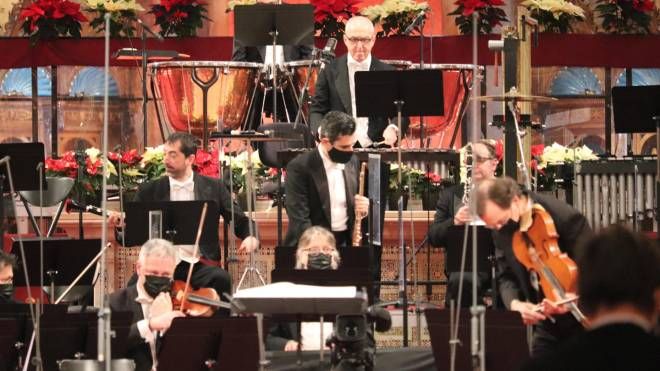 Il concerto di Natale di Andrea Bocelli ad Assisi (Ansa)