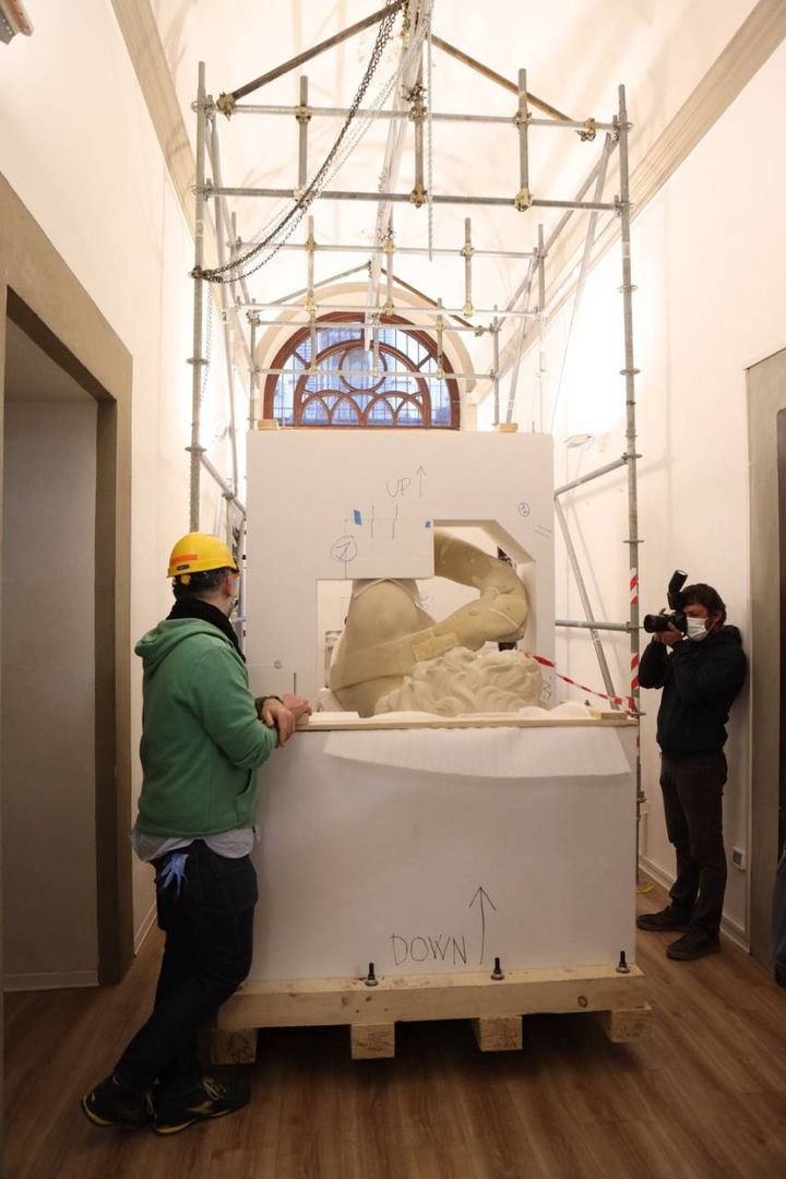 La copia del David di Michelangelo parte per Dubai (New Press Photo)