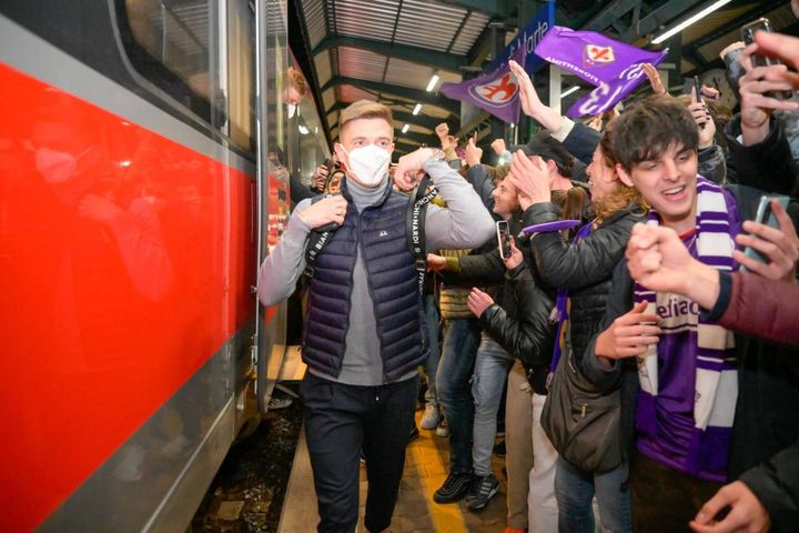 L'arrivo della Fiorentina alla stazione (Fotocronache Germogli)