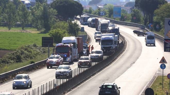 Incidente in Fi-Pi-Li, traffico bloccato tra Pontedera Est e il bivio Pisa-Livorno (Bongianni/Fotocronache Germogli)