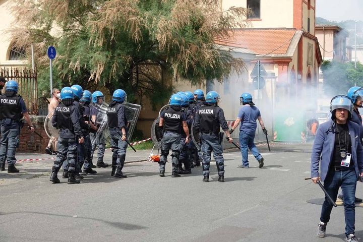 Tensione e incidenti dopo Spezia-Napoli (Frascatore)