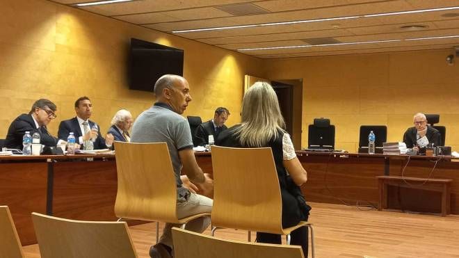 Omicidio Ciatti, seconda giornata di processo a Girona. Nella foto: la mamma di Niccolò Ciatti seduta sulla destra