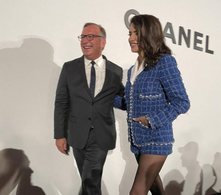 Penelope Cruz a Firenze con il presidente di Chanel Bruno Pavlovsky 