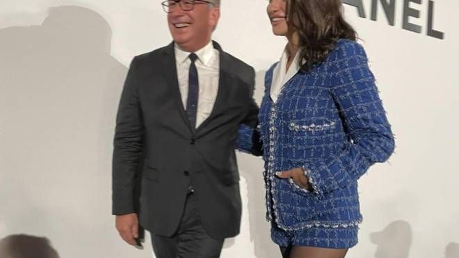 Penelope Cruz a Firenze con il presidente di Chanel Bruno Pavlovsky 