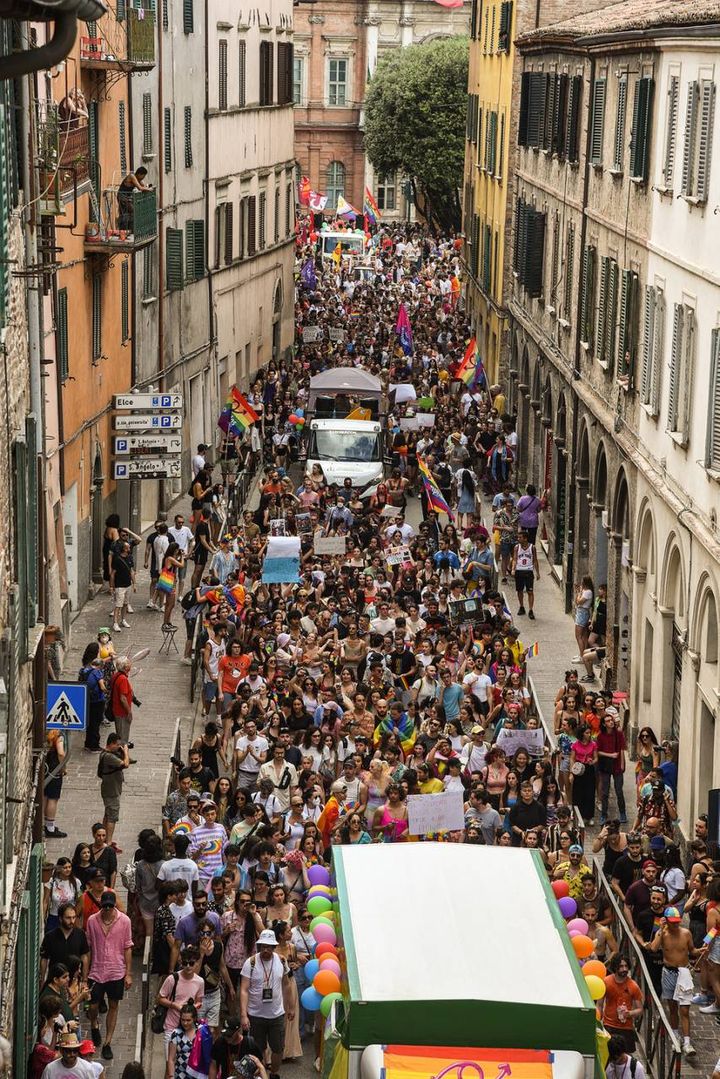 Il corteo del Pride a Perugia (Foto Crocchioni)