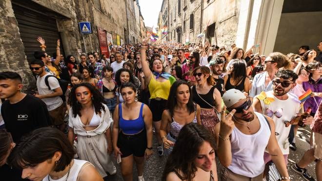 Il corteo del Pride a Perugia (Foto Crocchioni)
