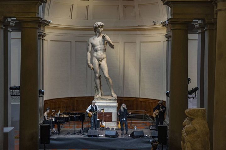 Firenze, Patti Smith canta alla Galleria dell'Accademia (Guido Cozzi)