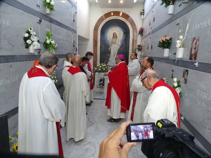La messa al cimitero della Misericordia nel tredicesimo anniversario della strage ferroviaria di Viareggio
(foto Umicini)