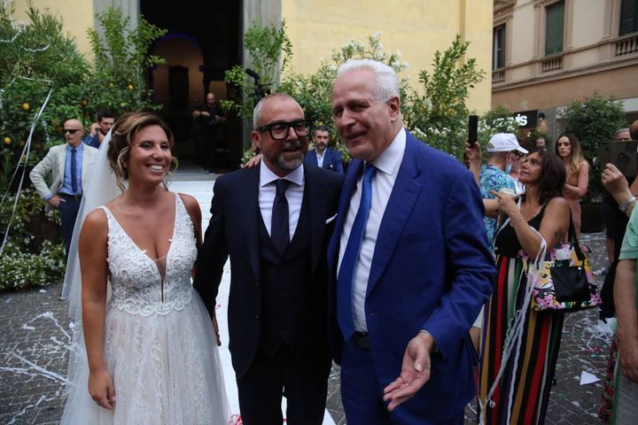 Il matrimonio del sindaco Franconi con Chiara Lelli: la coppia con Giani (Luca Bongianni / Fotocronache Germogli)
