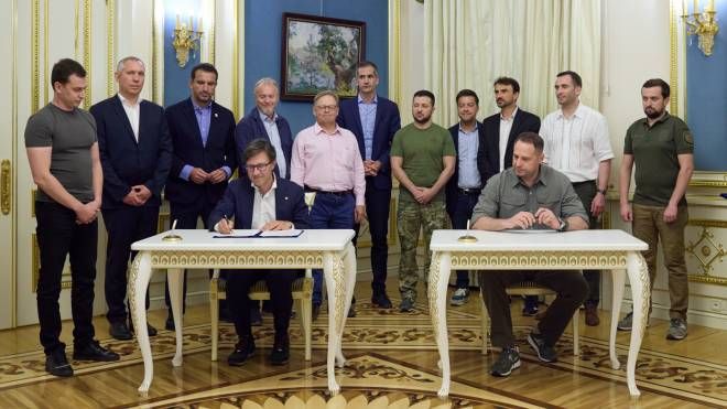 I sindaci di Eurocities alla firma dell'accordo per la ricostruzione in Ucraina