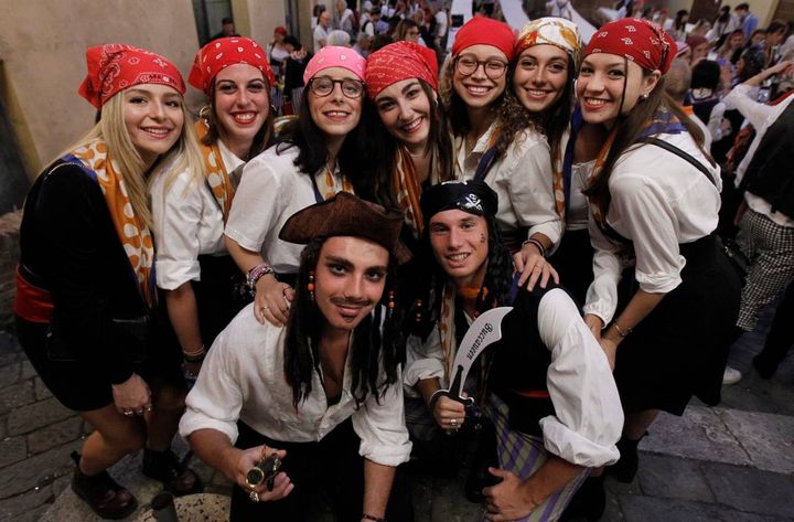 Pirati dei caraibi nel Leocorno: mandano tutti al mare! (Foto Lazzeroni)