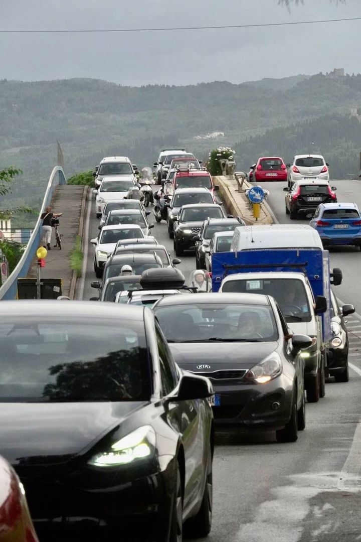 Primo giorno di scuola, a Firenze traffico in tilt (Foto New Press Photo)