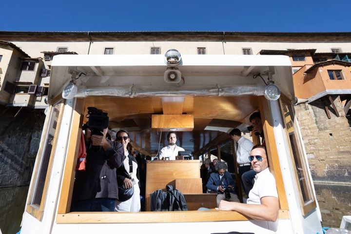 Arnoboat, il viaggio inaugurale (Foto Giuseppe Cabras / New Press Photo) 