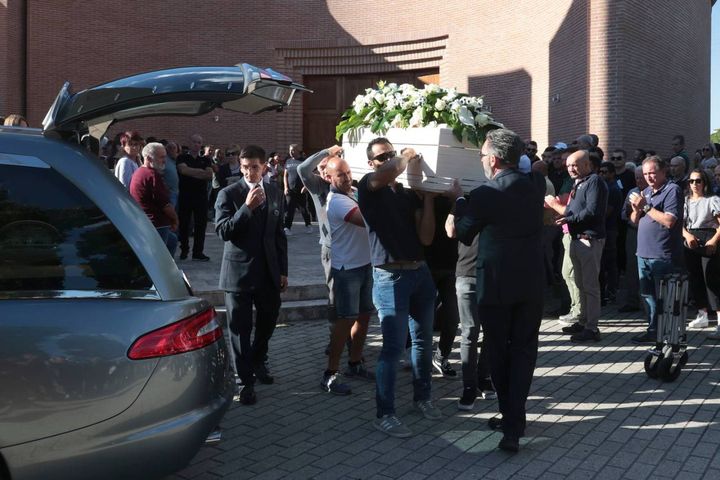 Il funerale di Stefano Sanna (foto Fabio Di Pietro)