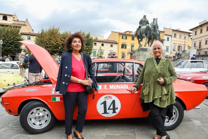 Flavia Munari e Ariella Mannucci: con la Fulvia numero 14: i loro mariti 50 anni vinsero il Rally di Montecarlo con una macchina uguale (foto Germogli)