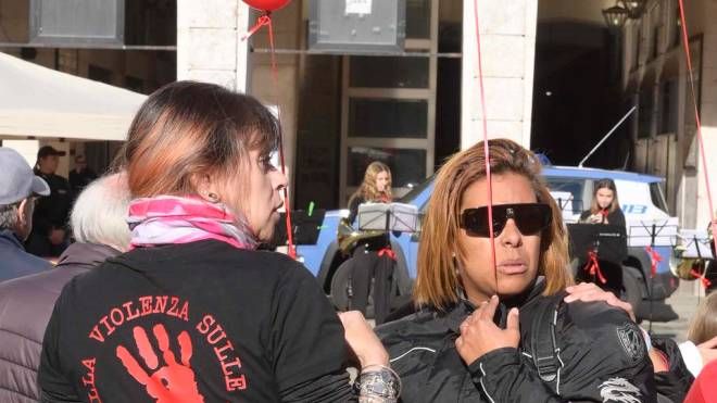 A Livorno donne in moto contro violenza e abusi (Foto Novi)
