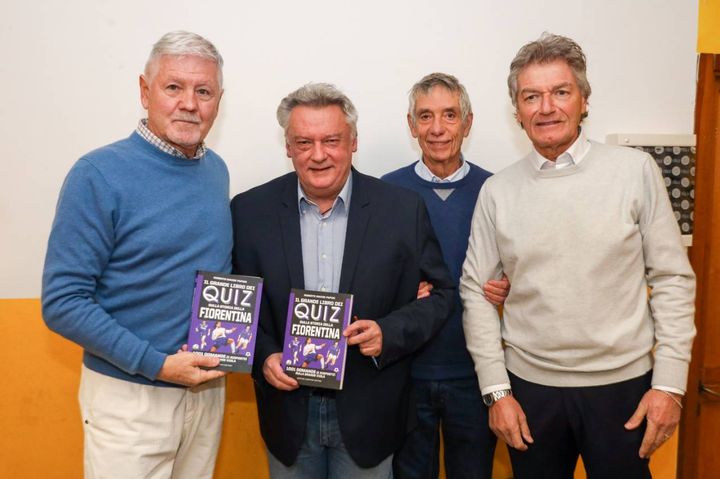 La presentazione del "Grande libro dei quiz sulla storia della Fiorentina". Nella foto: Roggi, Papini, Cervelli, Antognoni (Germogli)