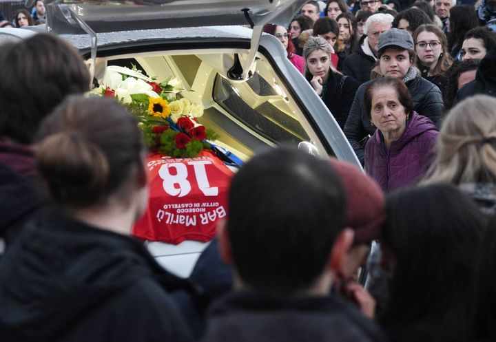 Funerali di Nico Dolfi, folla in lutto per il ragazzo scomparso nell'incidente a San Giustino (Foto Crocchioni)