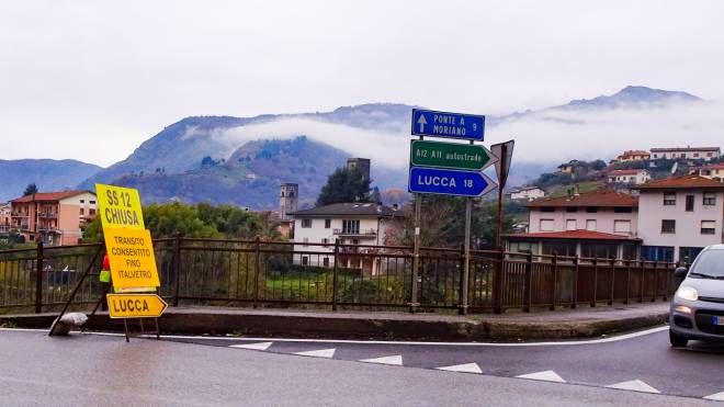 Frana sulla statale dell'Abetone e del Brennero: al lavoro per la messa in sicurezza (Foto Borghesi)