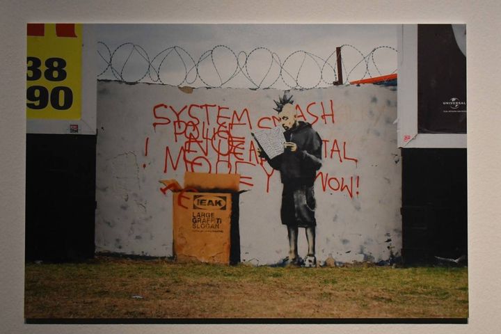 Le opere di Banksy esposte a Livorno (Foto Novi)