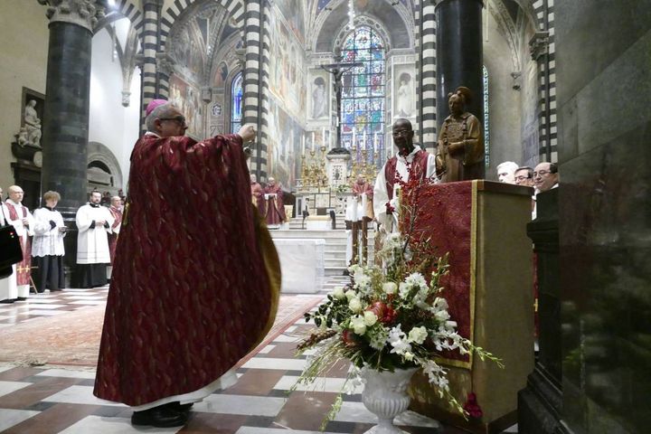 Il pontificale di Santo Stefano (foto Attalmi)