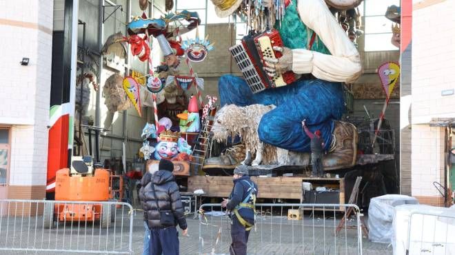 Carnevale di Viareggio 2023: viaggio nella Cittadella dove nascono i Carri (Gianluca Moggi/NewPressphoto)