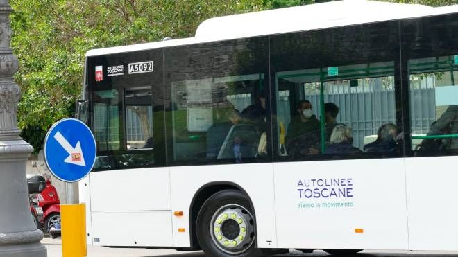Un autobus di Autolinee Toscane (foto archivio)