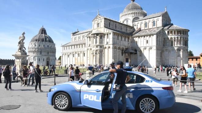 La nuova Alfa Giulia al Duomo di Pisa