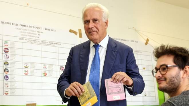 Eugenio Giani al voto delle politiche (Foto Germogli)